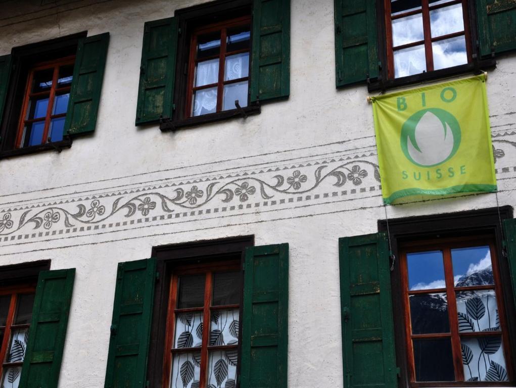 Hotel Ladina Berguen Exterior photo
